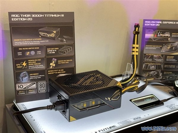 ROG夜神RTX 5090 20周年追思卡发布：4槽巨兽解锁800W！
